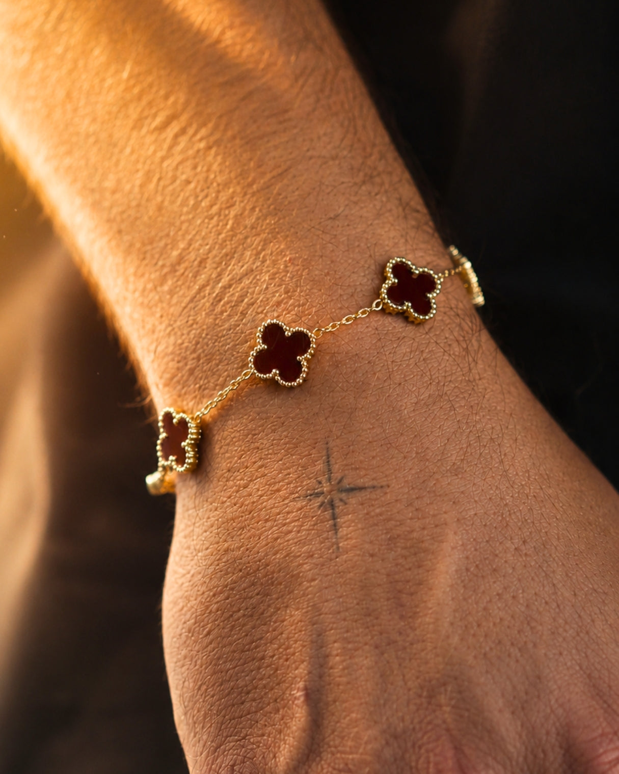 Premium Bordo Yonca Bileklik (Gold Renk)