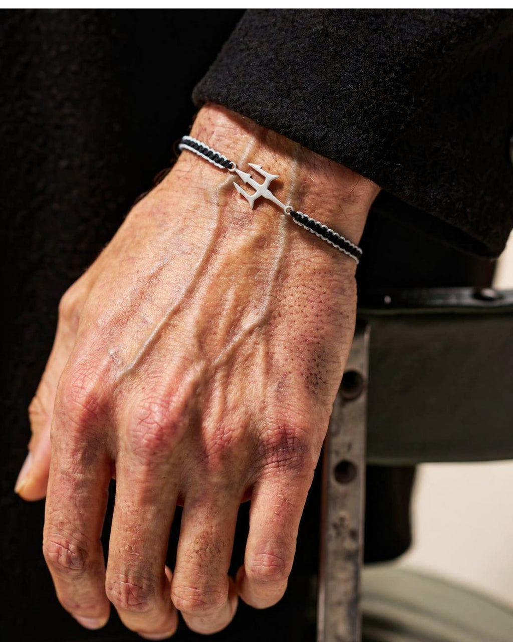 925 Sterling Silver / Threaded Black White Poseidon Bracelet